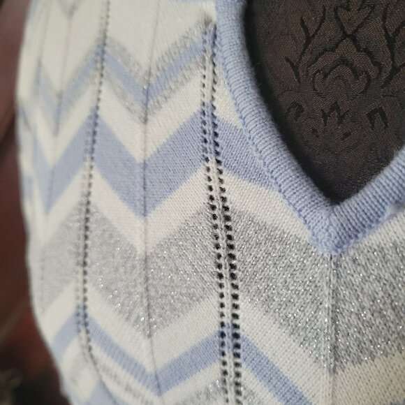 Alfred Dunner Petite Chevron Knit Top PL Light Blue & White Short Sleeve Metalli - Picture 5 of 9